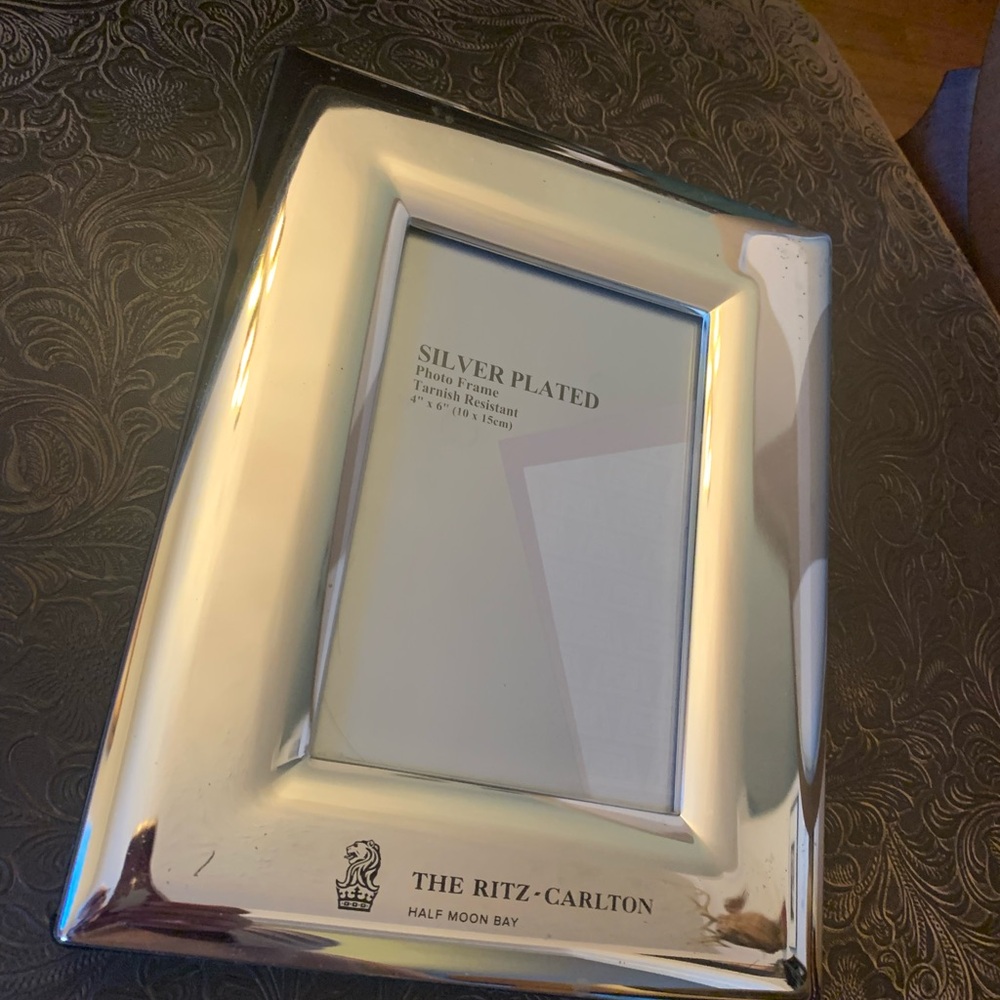 SALE! $10 or 3 for $25 Ritz Carlton Half Moon Bay silver plated frame 4x6 photo